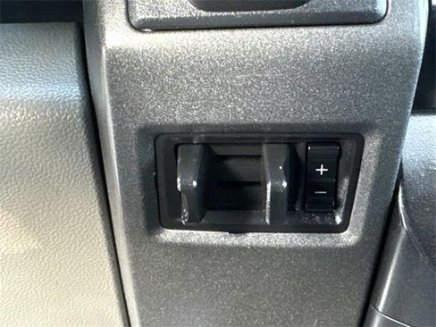 Used 2018 Ford F550 2WD Regular Cab Super Duty image 16