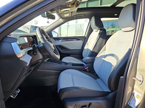 New 2026 Volkswagen Tiguan SE R-Line image 11