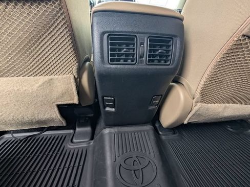Used 2018 Toyota 4Runner SR5 AWD/4WD image 14