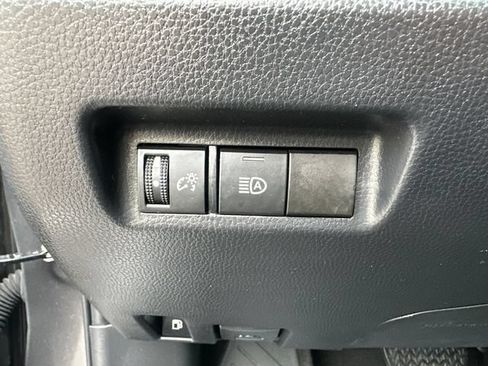 Used 2023 Toyota RAV4 LE AWD/4WD image 27