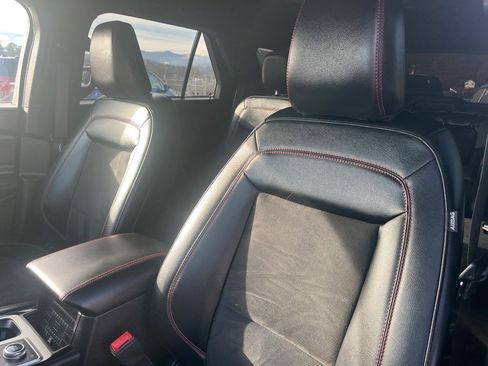 Certified 2023 Ford Explorer ST-Line w/ Class IV Trailer Tow Package image 7