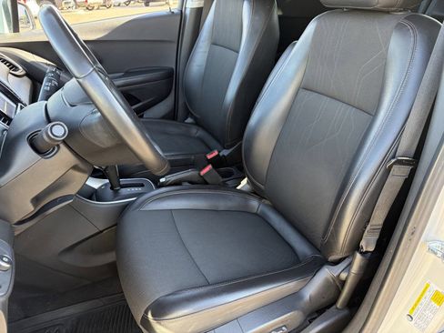 Certified 2022 Chevrolet Trax LT w/ Sport Edition FWD image 21