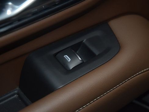 Used 2024 Chevrolet Suburban High Country image 45