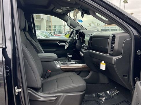 New 2026 GMC Sierra 1500 Elevation w/ LPO, Elevation Black Package image 31