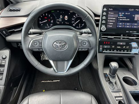 Used 2022 Toyota Avalon XLE FWD image 13