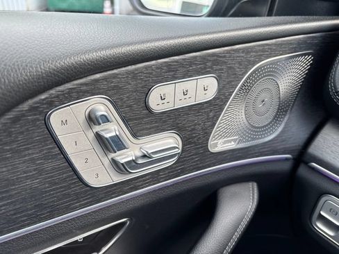 Used 2025 Mercedes-Benz GLS 450 4MATIC image 36