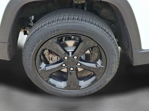 Certified 2023 Jeep Grand Cherokee Altitude AWD/4WD image 23