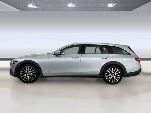 Used 2022 Mercedes-Benz E 450 4MATIC All-Terrain Wagon image 2