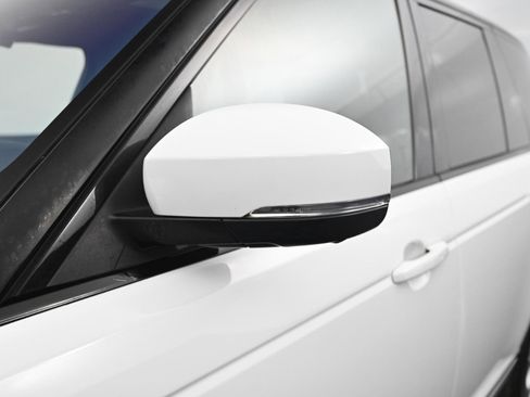 Used 2016 Land Rover Range Rover HSE image 10