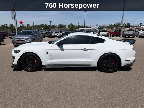 Used 2022 Ford Mustang Shelby GT500 w/ Technology Package RWD image 2