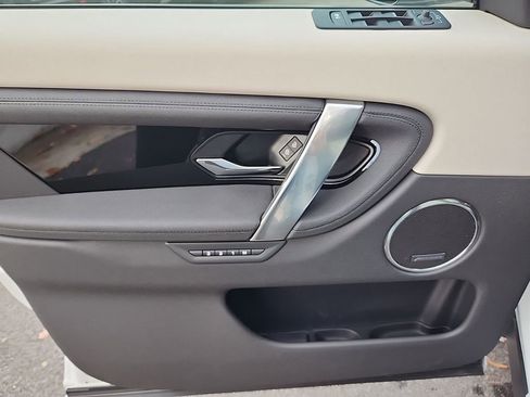 Used 2025 Land Rover Discovery Sport S image 24