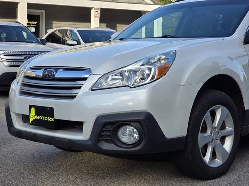Used 2013 Subaru Outback 2.5i Premium AWD/4WD image 11