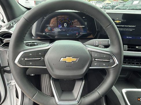 New 2026 Chevrolet Equinox LT w/ Convenience Package II FWD image 18