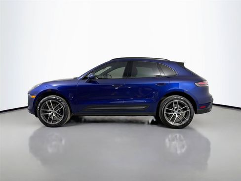 Certified 2026 Porsche Macan AWD/4WD image 2