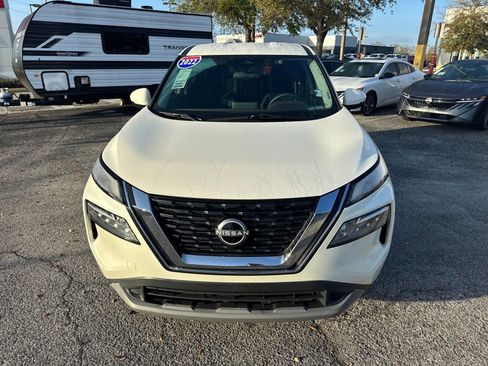 Certified 2022 Nissan Rogue SV image 3