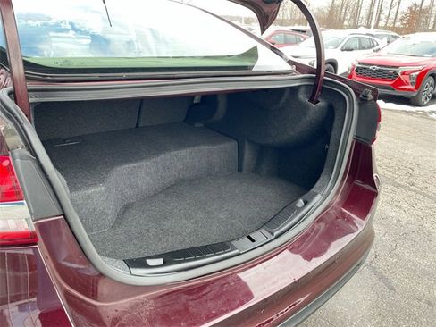 Used 2018 Ford Fusion SE image 25