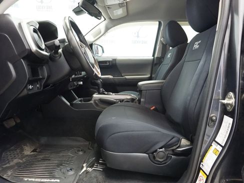 Used 2018 Toyota Tacoma SR5 image 10