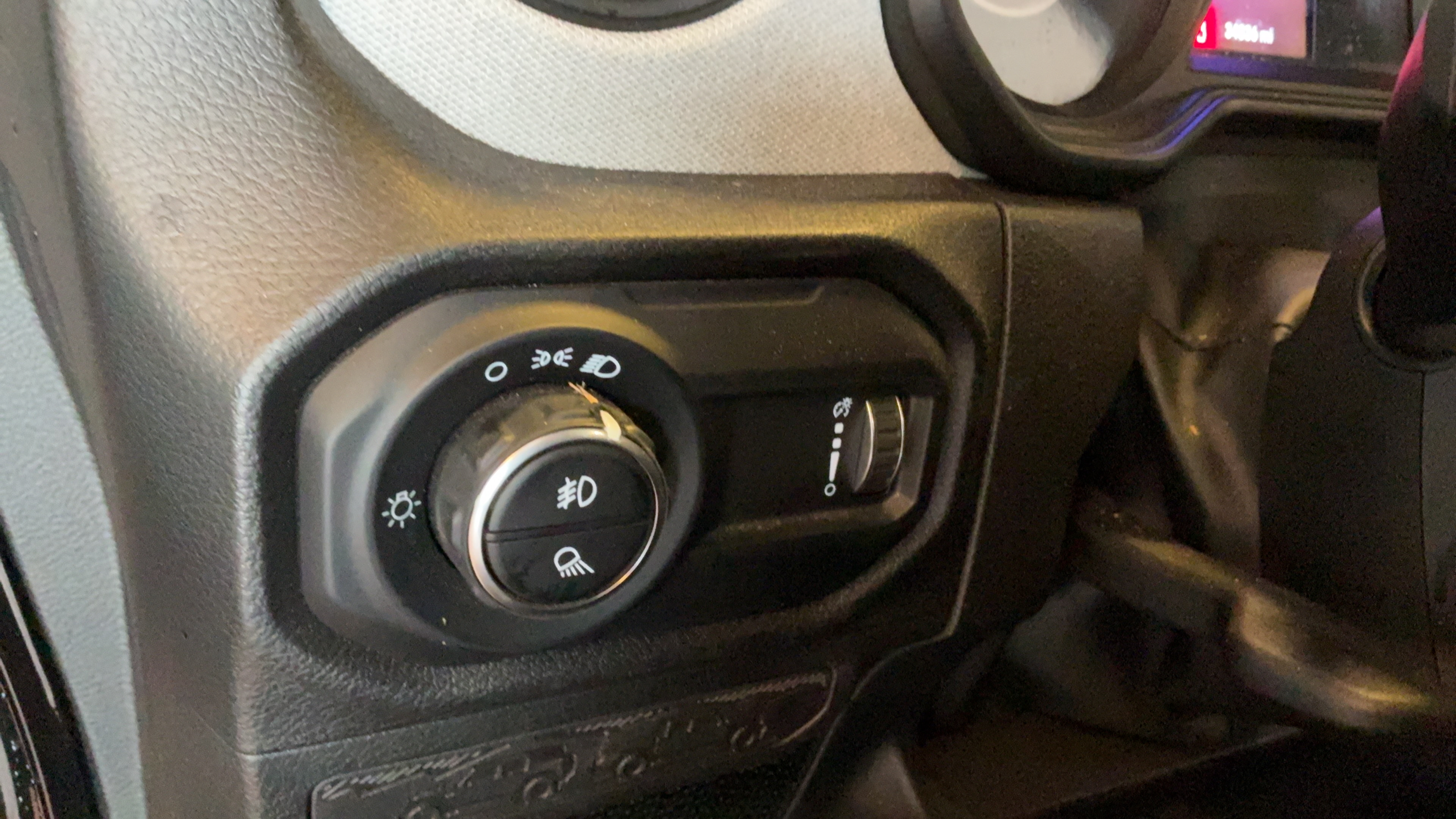 Used 2025 Jeep Gladiator Sport AWD/4WD image 20