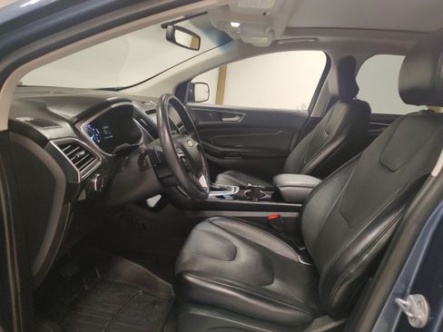 Used 2018 Ford Edge Titanium w/ Technology Package AWD/4WD image 11