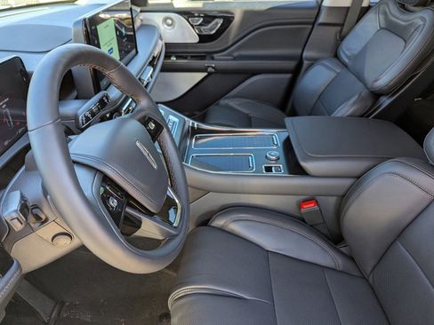 New 2025 Lincoln Aviator Reserve w/ Equipment Group 201A image 9