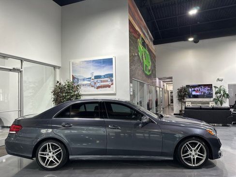 Used 2016 Mercedes-Benz E 350 4MATIC Sedan image 23
