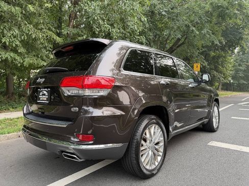 Used 2017 Jeep Grand Cherokee Summit AWD/4WD image 5
