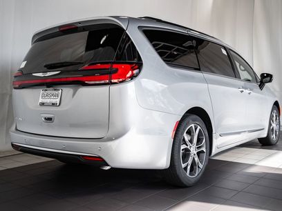 New 2026 Chrysler Pacifica Pinnacle