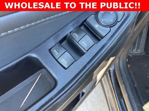 Used 2020 Chevrolet Traverse LT image 12