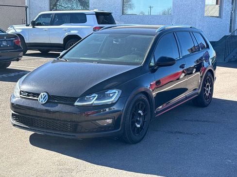 Used 2019 Volkswagen Golf Alltrack S image 3