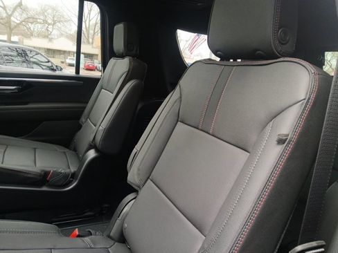 New 2026 Chevrolet Suburban RST w/ RST Capability Package AWD/4WD image 20