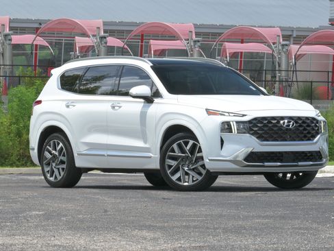 Used 2023 Hyundai Santa Fe Calligraphy FWD image 2