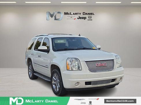 Used 2014 GMC Yukon Denali AWD/4WD image 1