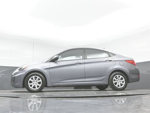 Used 2014 Hyundai Accent GLS image 35