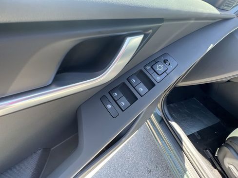 New 2026 Kia Niro Wind FWD image 13