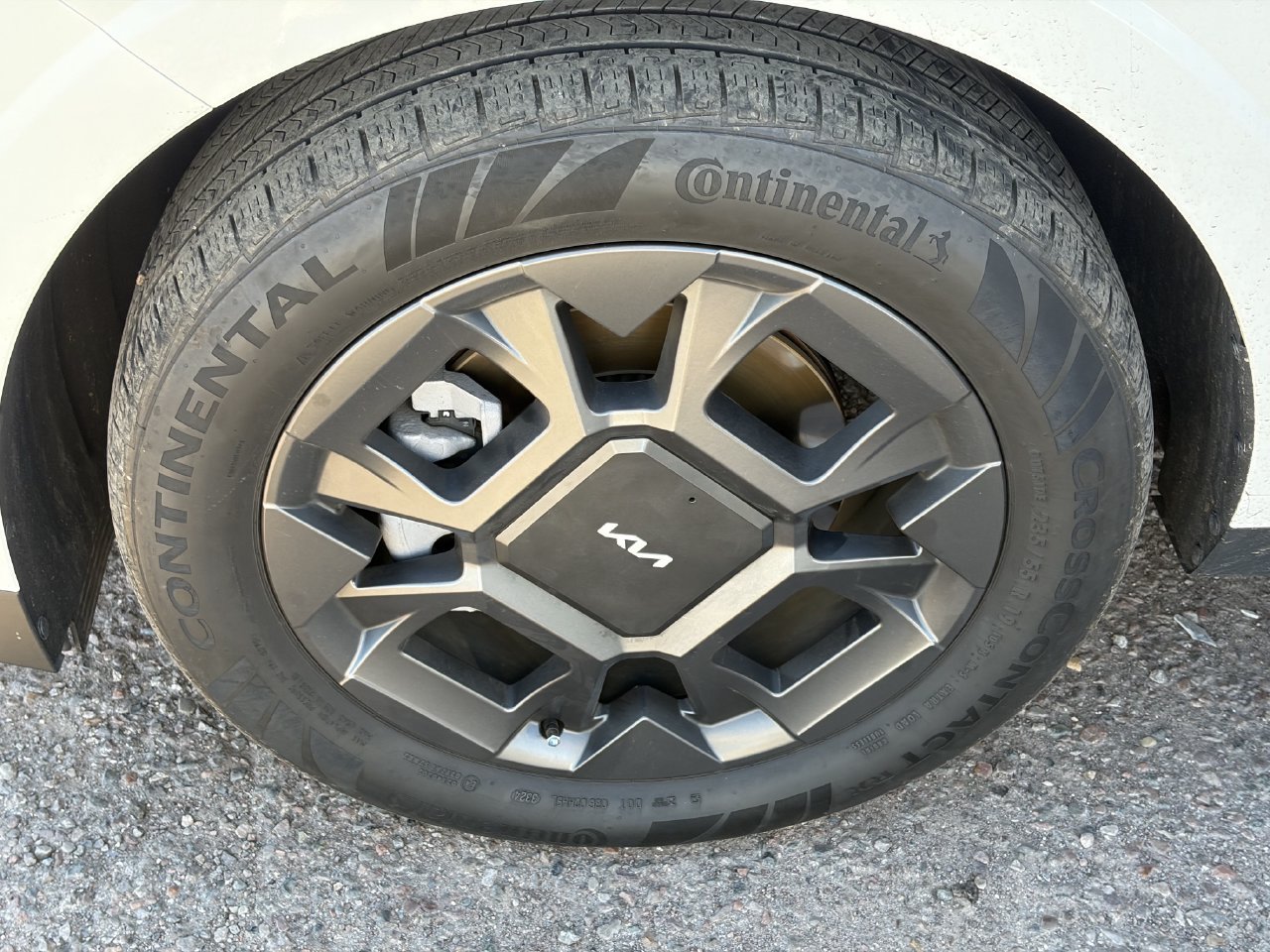 Used 2025 Kia Carnival EX FWD image 5