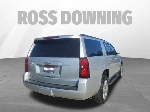 Used 2019 Chevrolet Suburban LT image 4