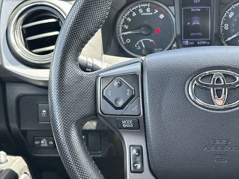 Used 2021 Toyota Tacoma TRD Off-Road w/ Technology Package image 8
