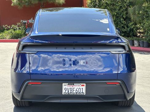 Used 2026 Tesla Model Y Long Range RWD image 6