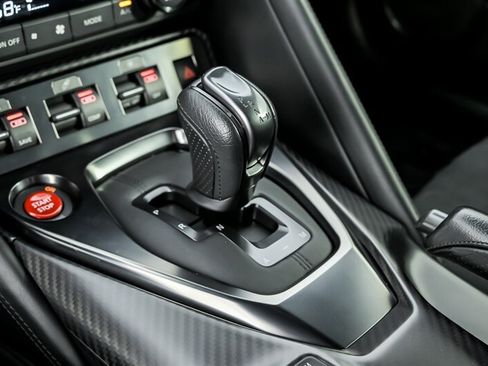 Used 2020 Nissan GT-R Premium AWD/4WD image 37