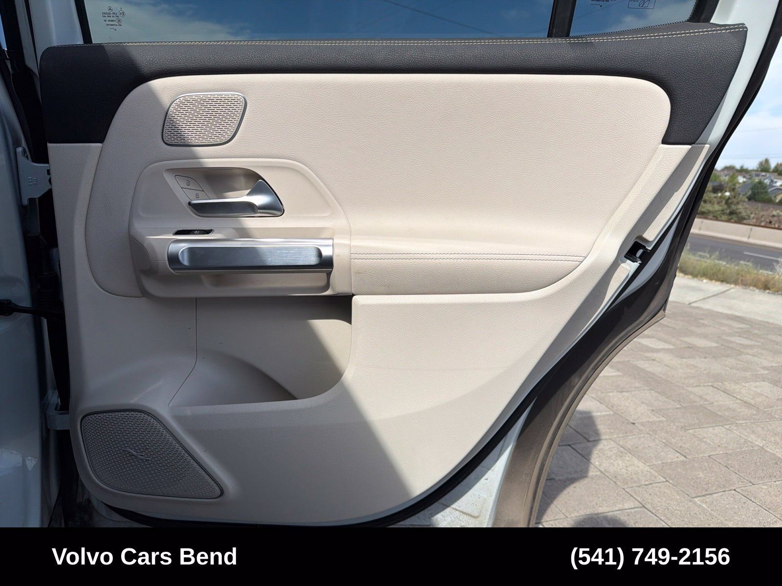 Used 2023 Mercedes-Benz EQB 300 4MATIC image 23