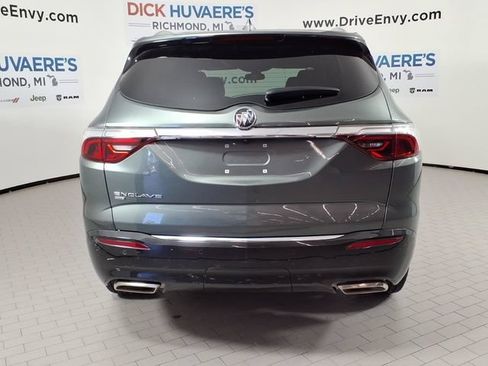 Used 2023 Buick Enclave Essence AWD/4WD image 5