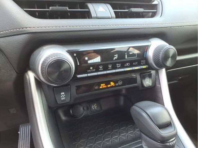 Used 2024 Toyota RAV4 LE FWD image 26