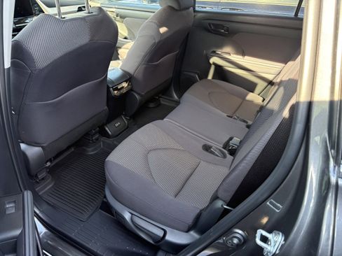 Certified 2025 Toyota Highlander LE image 7
