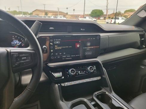 Used 2025 GMC Sierra 2500 AT4 w/ AT4 Premium Plus Package AWD/4WD image 25