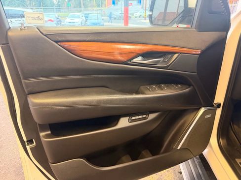 Used 2016 Cadillac Escalade Premium image 22