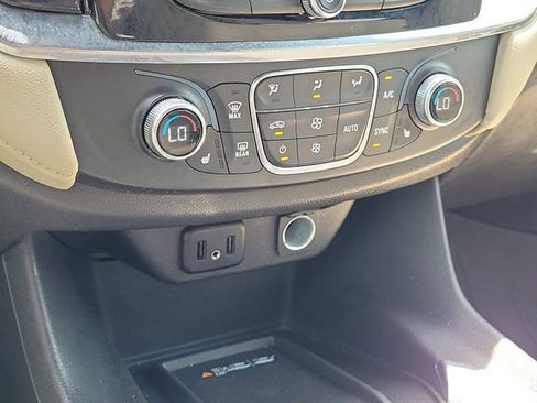 Used 2022 Chevrolet Traverse LT w/ LPO, Floor Liner Package FWD image 28