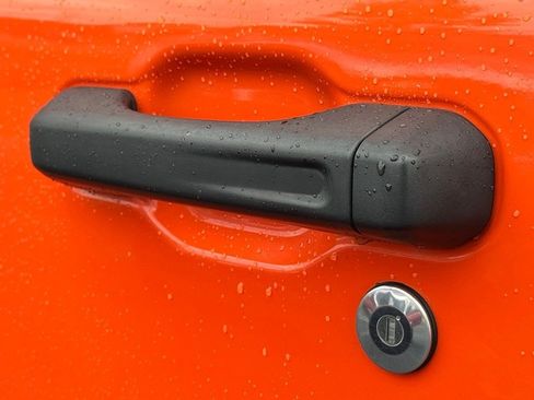 Used 2019 Jeep Wrangler Sport AWD/4WD image 16