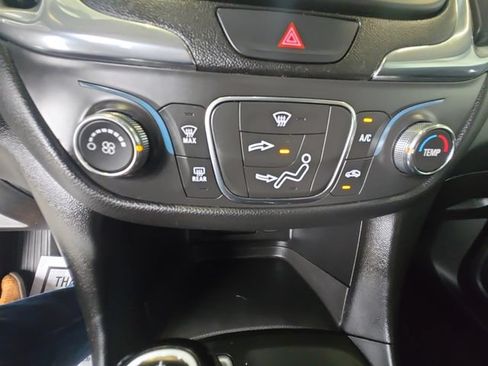 Used 2019 Chevrolet Equinox LT AWD/4WD image 17