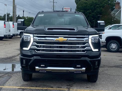 New 2026 Chevrolet Silverado 3500 High Country w/ High Country Premium Package AWD/4WD image 7