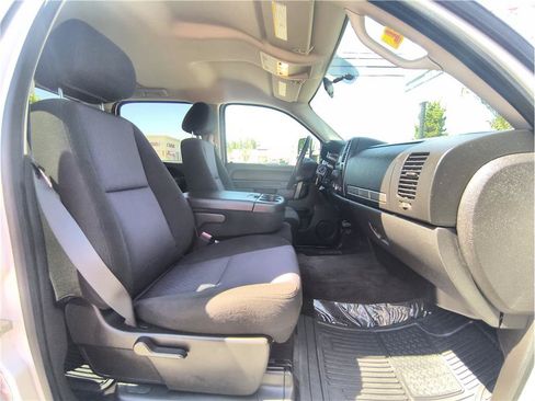 Used 2011 Chevrolet Silverado 2500 LT AWD/4WD image 13